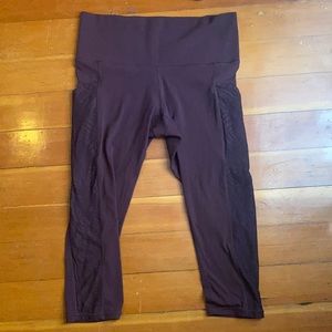 Athleta 7/8s lace stash pocket leggings